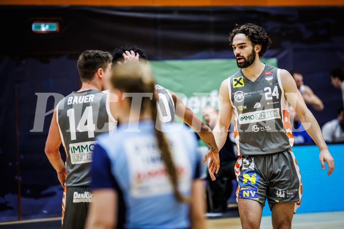 Basketball, Win2Day Superliga 2023/24, Grunddurchgang 14.Runde, Vienna Timberwolves, Klosterneuburg Dukes, Will Carius (24)