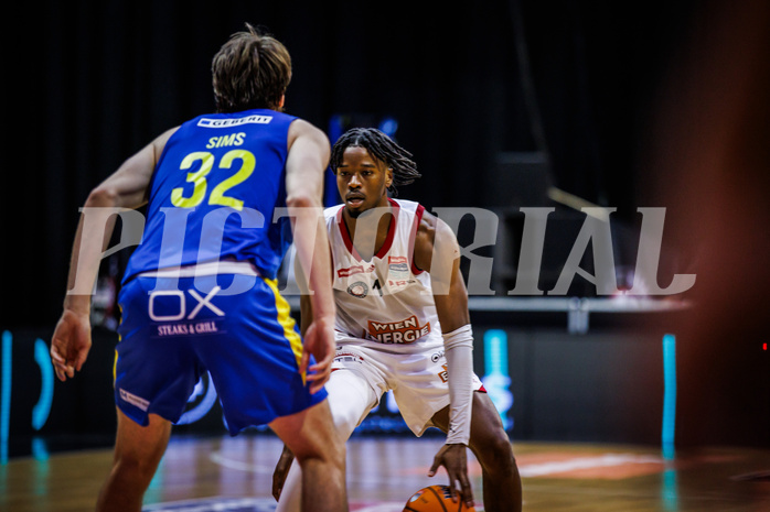 Basketball, Win2Day Superliga 2024/25, Grunddurchgang 6.Runde, BC Vienna, St. Pölten, Ralph Bissainthe (1)