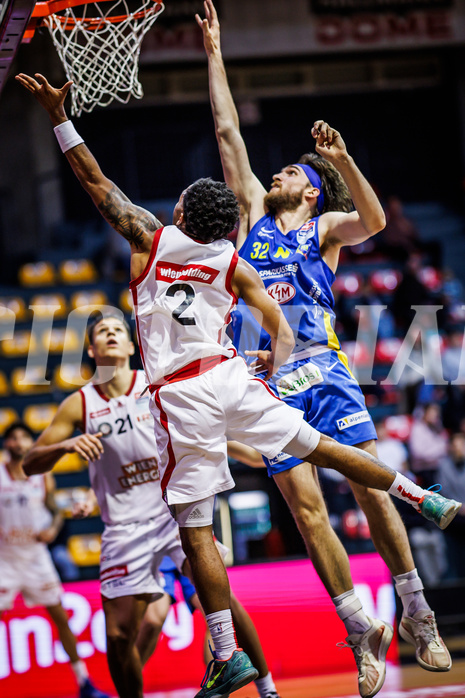 Basketball, Win2Day Superliga 2024/25, Grunddurchgang 6.Runde, BC Vienna, St. Pölten, Zac Owens (2), Andrew Sims (32)
