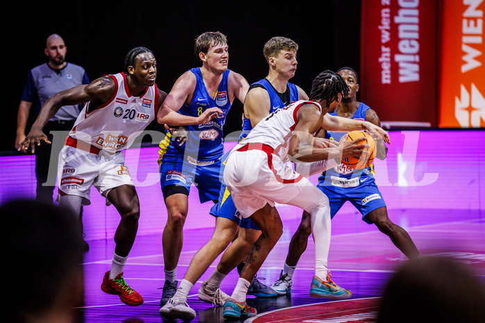 Basketball, Win2Day Superliga 2024/25, Grunddurchgang 6.Runde, BC Vienna, St. Pölten, Julio Calver de Assis Afonso (20), Magnus Hoj Madsen (8), Janis Tomaschek (99), Ralph Bissainthe (1)