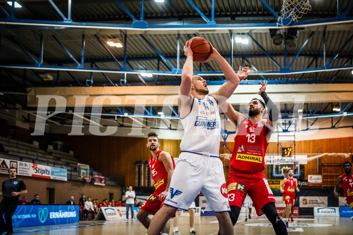 Basketball, bet-at-home Basketball Superliga 2021/22, Grunddurchgang Runde 10, Oberwart Gunners, Traiskirchen Lions, Renato Poljak (16)