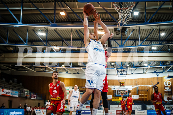 Basketball, bet-at-home Basketball Superliga 2021/22, Grunddurchgang Runde 10, Oberwart Gunners, Traiskirchen Lions, Renato Poljak (16)