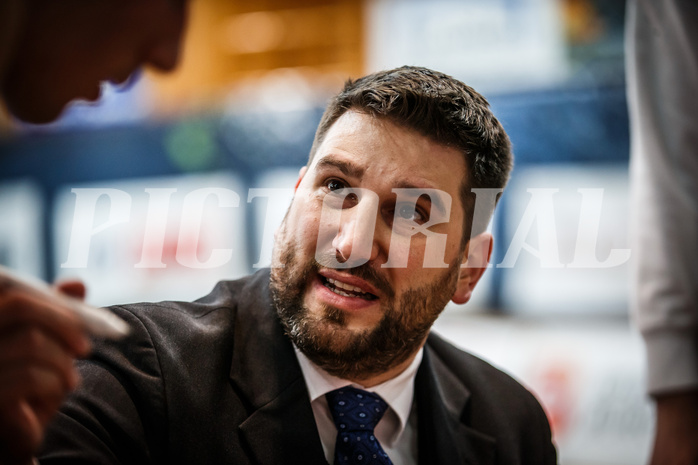 Basketball, bet-at-home Basketball Superliga 2021/22, Grunddurchgang Runde 10, Oberwart Gunners, Traiskirchen Lions, Horst Leitner (Coach)