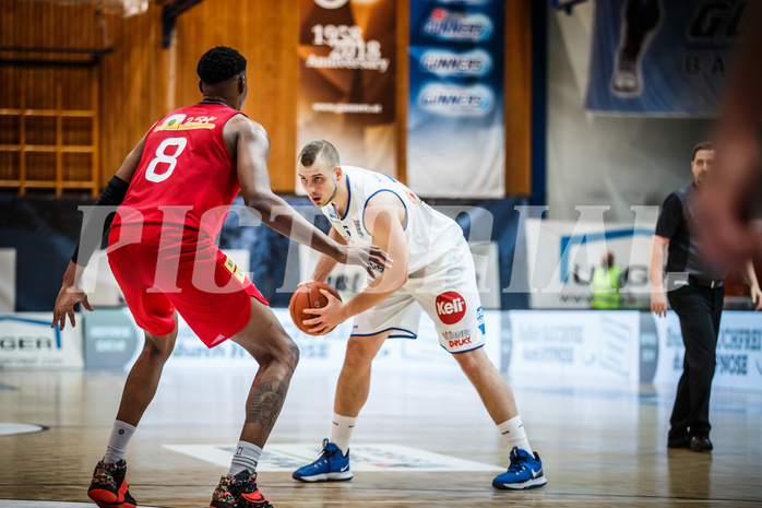 Basketball, bet-at-home Basketball Superliga 2021/22, Grunddurchgang Runde 10, Oberwart Gunners, Traiskirchen Lions, Renato Poljak (16)