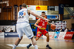 Basketball, bet-at-home Basketball Superliga 2021/22, Grunddurchgang Runde 10, Oberwart Gunners, Traiskirchen Lions, Oscar Schmit (55)