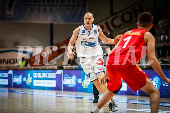 Basketball, bet-at-home Basketball Superliga 2021/22, Grunddurchgang Runde 10, Oberwart Gunners, Traiskirchen Lions, Sebastian Käferle (7)