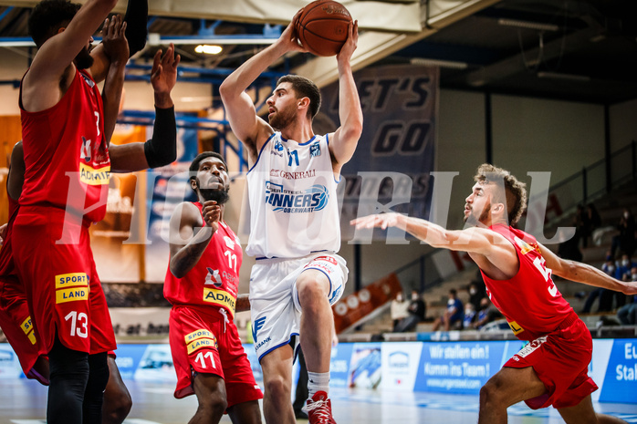Basketball, bet-at-home Basketball Superliga 2021/22, Grunddurchgang Runde 10, Oberwart Gunners, Traiskirchen Lions, Ioannis Chatzinikolas (11)