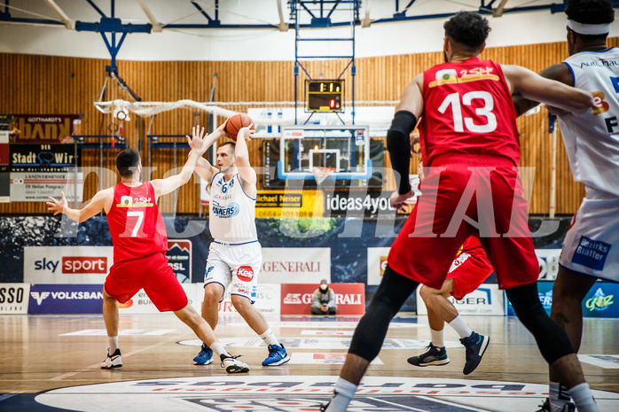 Basketball, bet-at-home Basketball Superliga 2021/22, Grunddurchgang Runde 10, Oberwart Gunners, Traiskirchen Lions, Renato Poljak (16)