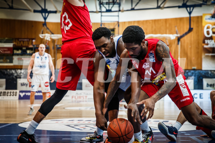 Basketball, bet-at-home Basketball Superliga 2021/22, Grunddurchgang Runde 10, Oberwart Gunners, Traiskirchen Lions, Emondre Rickman (14)
