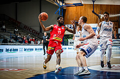 Basketball, bet-at-home Basketball Superliga 2021/22, Grunddurchgang Runde 10, Oberwart Gunners, Traiskirchen Lions, Taveion M. Hollingsworth (11)