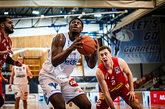 Basketball, bet-at-home Basketball Superliga 2021/22, Grunddurchgang Runde 10, Oberwart Gunners, Traiskirchen Lions, Emondre Rickman (14)