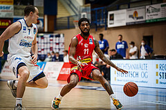 Basketball, bet-at-home Basketball Superliga 2021/22, Grunddurchgang Runde 10, Oberwart Gunners, Traiskirchen Lions, Taveion M. Hollingsworth (11)