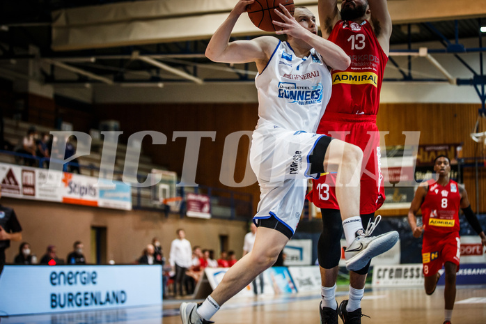 Basketball, bet-at-home Basketball Superliga 2021/22, Grunddurchgang Runde 10, Oberwart Gunners, Traiskirchen Lions, Sebastian Käferle (7)