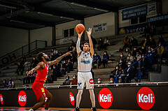 Basketball, bet-at-home Basketball Superliga 2021/22, Grunddurchgang Runde 10, Oberwart Gunners, Traiskirchen Lions, Jonathan Knessl (12)