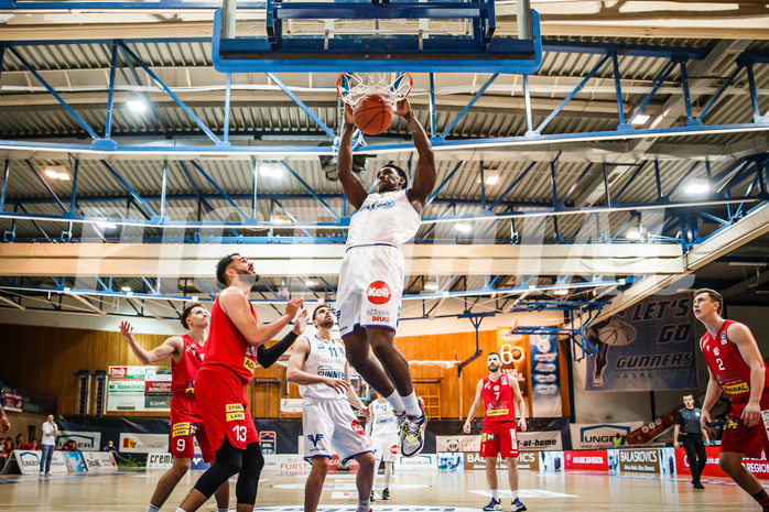 Basketball, bet-at-home Basketball Superliga 2021/22, Grunddurchgang Runde 10, Oberwart Gunners, Traiskirchen Lions, Emondre Rickman (14)