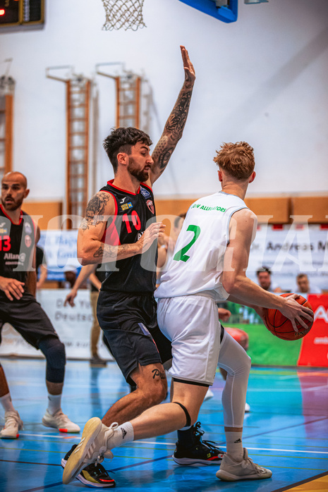 Basketball, Austria Cup 2022/23, 3.Vorrunde, Union Deutsch Wagram Alligators, Mistelbach Mustangs, Zdenek Nehyba (10), Luis Göd (2)