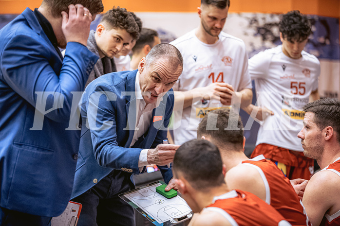 Basketball, Win2Day Superliga 2022/23, 5. Qualifikationsrunde, Vienna Timberwolves, Traiskirchen Lions, Radomir Mijanovic (Head Coach)