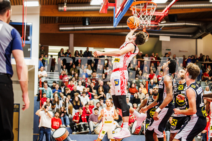 Basketball, win2day Basketball Superliga 2024/25, Grunddurchgang 9.Runde, Traiskirchen Lions, Gmunden Swans, Aleksej Kostic (6)