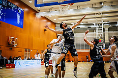 Basketball, Basketball Zweite Liga 2024/25, Grunddurchgang 8.Runde, Vienna Timberwolves, Güssing Blackbirds, Daniele Kuchar (22), Luka Gaspar (15)