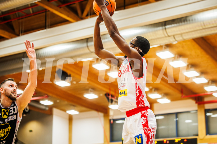 Basketball, win2day Basketball Superliga 2024/25, Grunddurchgang 9.Runde, Traiskirchen Lions, Gmunden Swans, Nelson Haskin (21)