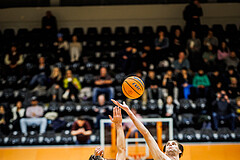 Basketball, Basketball Zweite Liga 2024/25, Grunddurchgang 8.Runde, Vienna Timberwolves, Güssing Blackbirds, Luka Gaspar (15), Vincent Balau (8)