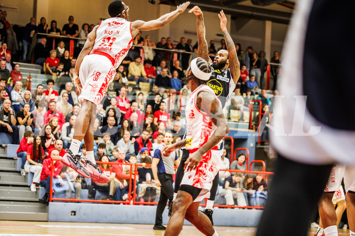 Basketball, win2day Basketball Superliga 2024/25, Grunddurchgang 9.Runde, Traiskirchen Lions, Gmunden Swans, Devon Cooper (1)