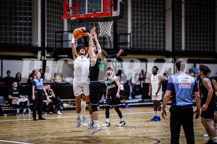 Basketball, Basketball Zweite Liga 2023/24, Grunddurchgang 17.Runde, Basket Flames, Union Deutsch Wagram Alligators, Paul Kircher (15)