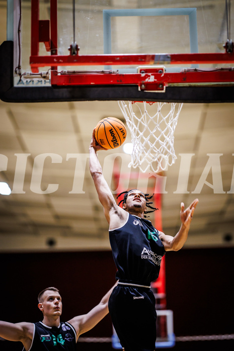 Basketball, Basketball Zweite Liga 2023/24, Grunddurchgang 17.Runde, Basket Flames, Union Deutsch Wagram Alligators, Philip Konate (16)