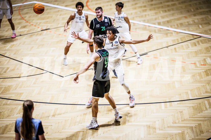 Basketball, Basketball Zweite Liga 2023/24, Grunddurchgang 17.Runde, Basket Flames, Union Deutsch Wagram Alligators, Max Brunner (9), Yann Grandperret (3)
