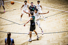 Basketball, Basketball Zweite Liga 2023/24, Grunddurchgang 17.Runde, Basket Flames, Union Deutsch Wagram Alligators, Max Brunner (9), Yann Grandperret (3)