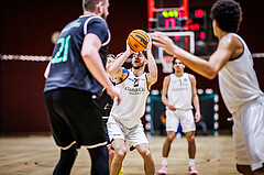 Basketball, Basketball Zweite Liga 2023/24, Grunddurchgang 17.Runde, Basket Flames, Union Deutsch Wagram Alligators, Leonardo Lovrin (29)