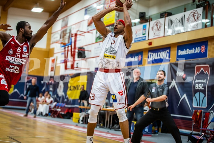 Basketball, Admiral Basketball Superliga 2019/20, Grunddurchgang 2.Runde, Traiskirchen Lions, BC Vienna, Shawn L. Ray (13)