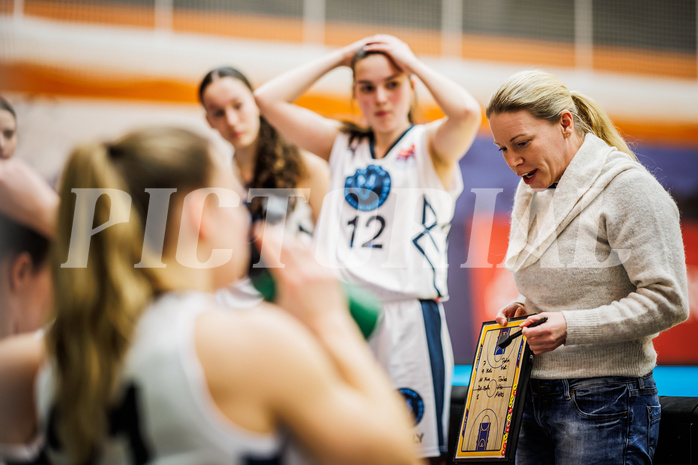 Basketball, Win2Day Basketball Damen Superliga 2023/24, Grunddurchgang 14.Runde, Vienna Timberwolves, SKN St. Pölten, Marlies Kiefer (Head Coach)