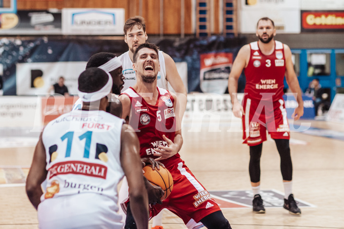 Basketball, Basketball Superliga 2023/24, Qualifikationsrunde 1., Oberwart Gunners, BC Vienna, Daniel Koeppel (14), Jozo Rados (3), Munis Tutu (10), Bogic Vujosevic (5)