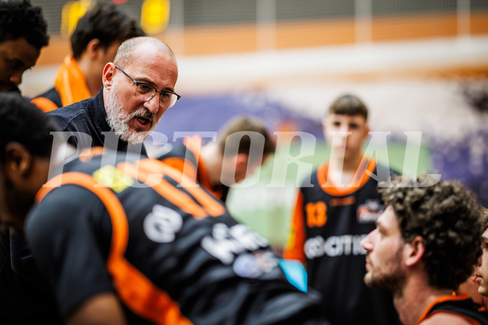 Basketball, Win2Day Superliga 2023/24, 1. Qualifikationsrunde, Vienna Timberwolves, Fürstenfeld Panthers, Flavio Priulla (Head Coach)