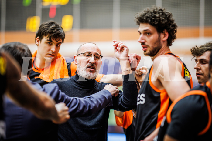Basketball, Win2Day Superliga 2023/24, 1. Qualifikationsrunde, Vienna Timberwolves, Fürstenfeld Panthers, Flavio Priulla (Head Coach)