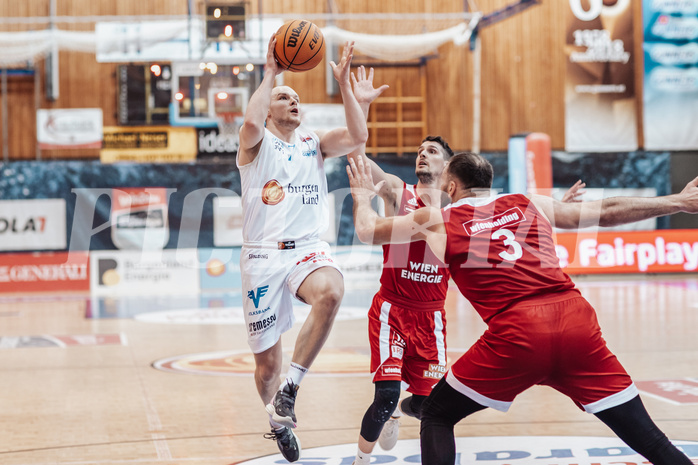 Basketball, Basketball Superliga 2023/24, Qualifikationsrunde 1., Oberwart Gunners, BC Vienna, Sebastian Kaeferle (7), Bogic Vujosevic (5), Jozo Rados (3)