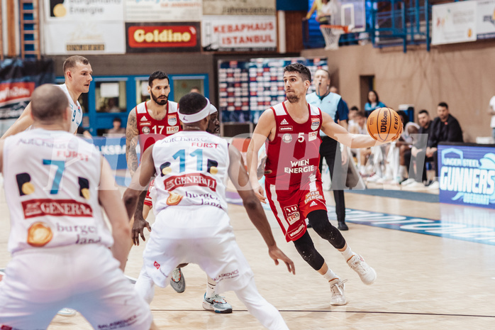 Basketball, Basketball Superliga 2023/24, Qualifikationsrunde 1., Oberwart Gunners, BC Vienna, Edi Patekar (9), Ivan Siriscevic (17), Derrek Brooks (11), Bogic Vujosevic (5)