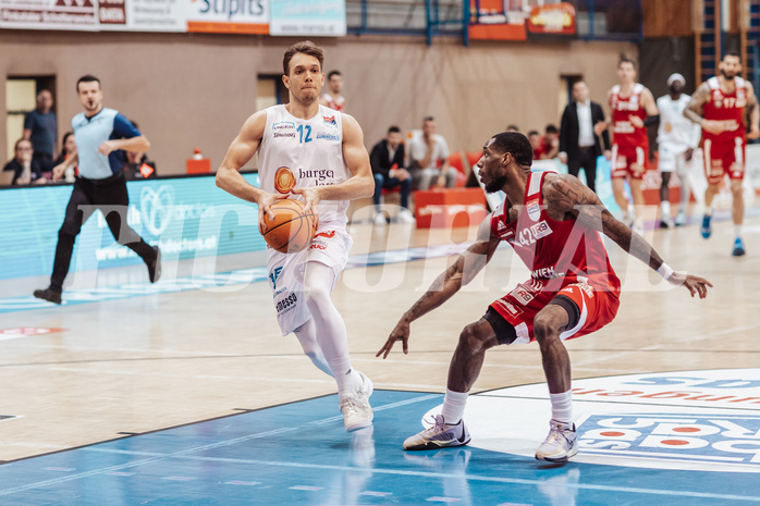Basketball, Basketball Superliga 2023/24, Qualifikationsrunde 1., Oberwart Gunners, BC Vienna, Jonathan Knessl (12), Demarkus Stuckey Jr. (42)