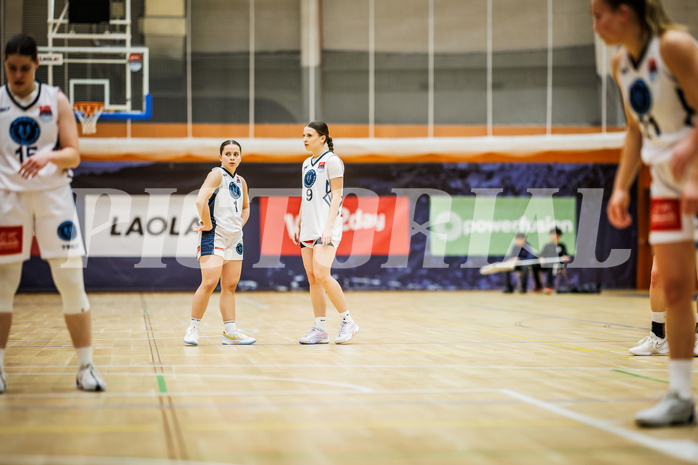 Basketball, Win2Day Basketball Damen Superliga 2023/24, Grunddurchgang 14.Runde, Vienna Timberwolves, SKN St. Pölten, Elisa Khamis (1), Lara Binder (9)