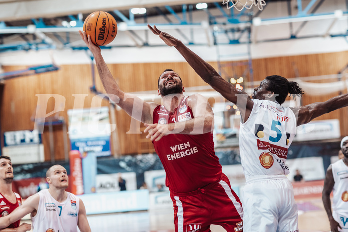 Basketball, Basketball Superliga 2023/24, Qualifikationsrunde 1., Oberwart Gunners, BC Vienna, Jozo Rados (3), Shaquille Rombley (5)