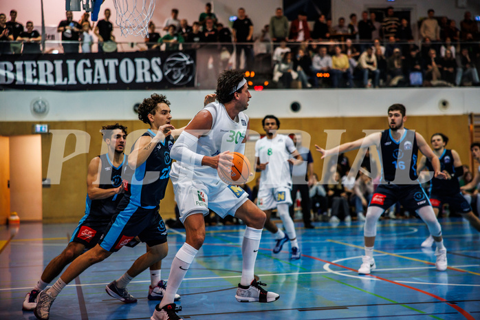 Basketball, Basketball Zweite Liga 2024/25, Grunddurchgang 13.Runde, UDW Alligators, Vienna Timberwolves, Daniele Kuchar (22), Marko Kolaric (30)