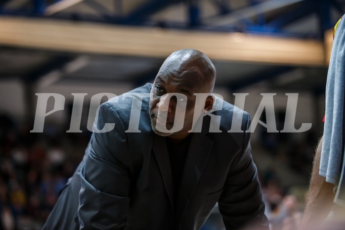 Basketball, Admiral Basketball Superliga 2019/20, Grunddurchgang 6.Runde, Oberwart Gunners, St. Pölten, John Griffin (Assistent Coach)