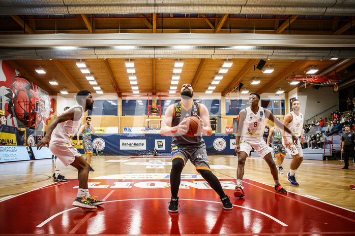 Basketball, bet-at-home Basketball Superliga 2021/22, Grunddurchgang18.Runde, Traiskirchen Lions, Klosterneuburg Dukes, Christoph Jakubowski (12)