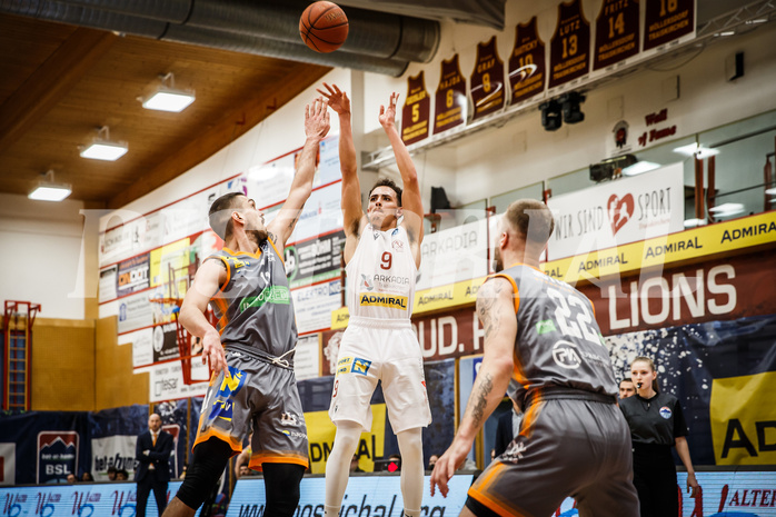Basketball, bet-at-home Basketball Superliga 2021/22, Grunddurchgang18.Runde, Traiskirchen Lions, Klosterneuburg Dukes, Lukas Hahn (9)