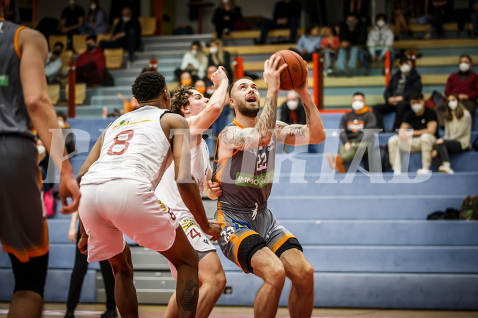 Basketball, bet-at-home Basketball Superliga 2021/22, Grunddurchgang18.Runde, Traiskirchen Lions, Klosterneuburg Dukes, Eamonn Joyce (22)