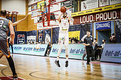 Basketball, bet-at-home Basketball Superliga 2021/22, Grunddurchgang18.Runde, Traiskirchen Lions, Klosterneuburg Dukes, Aaron Michael Falzon (13)