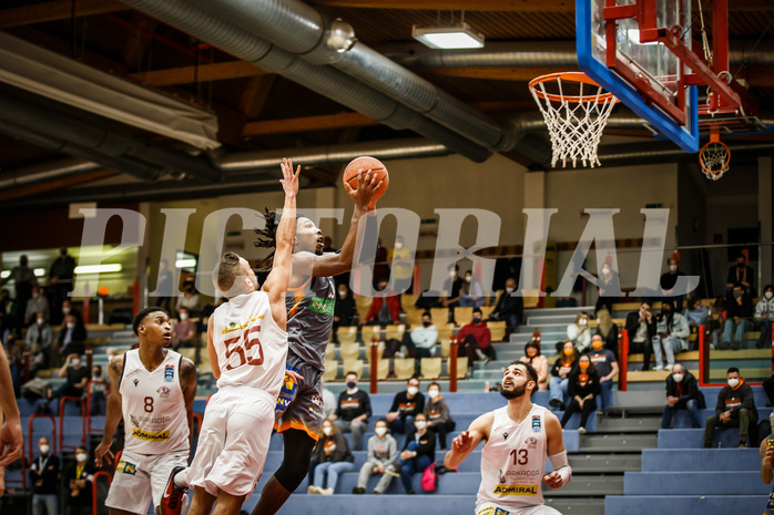 Basketball, bet-at-home Basketball Superliga 2021/22, Grunddurchgang18.Runde, Traiskirchen Lions, Klosterneuburg Dukes, James Murray-Boyles (30)