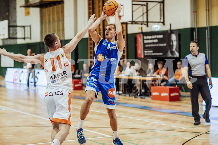 Basketball, Basketball Superliga 2023/24, Grundduchgang 2.Runde, Fürstenfeld Panthers, Oberwart Gunners, Nikica Nikolic (11), Edi Patekar (9)