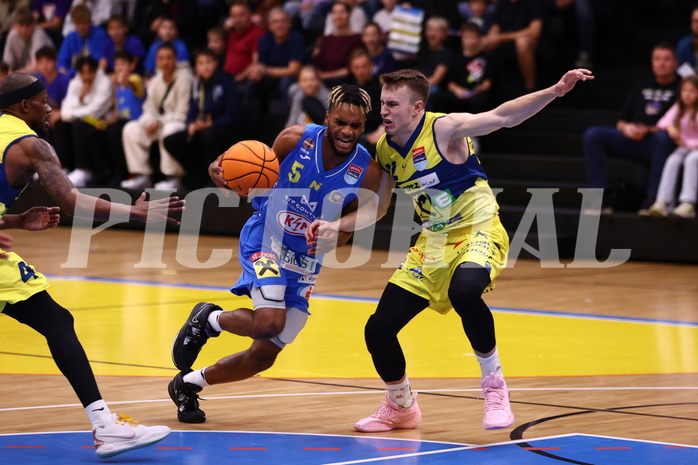 08.10.2023, Graz, Raiffeisen Sportpark Graz, Basketball Superliga 2023/24, Grunddurchgang, Runde 2, UBSC Raiffeisen Graz vs. SKN St. Pölten